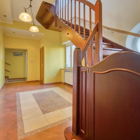 Spacious And Bright Two-bedroom شقة براتسيلافا